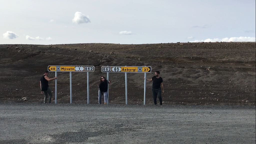 Carteles en las carreteras de Islandia
